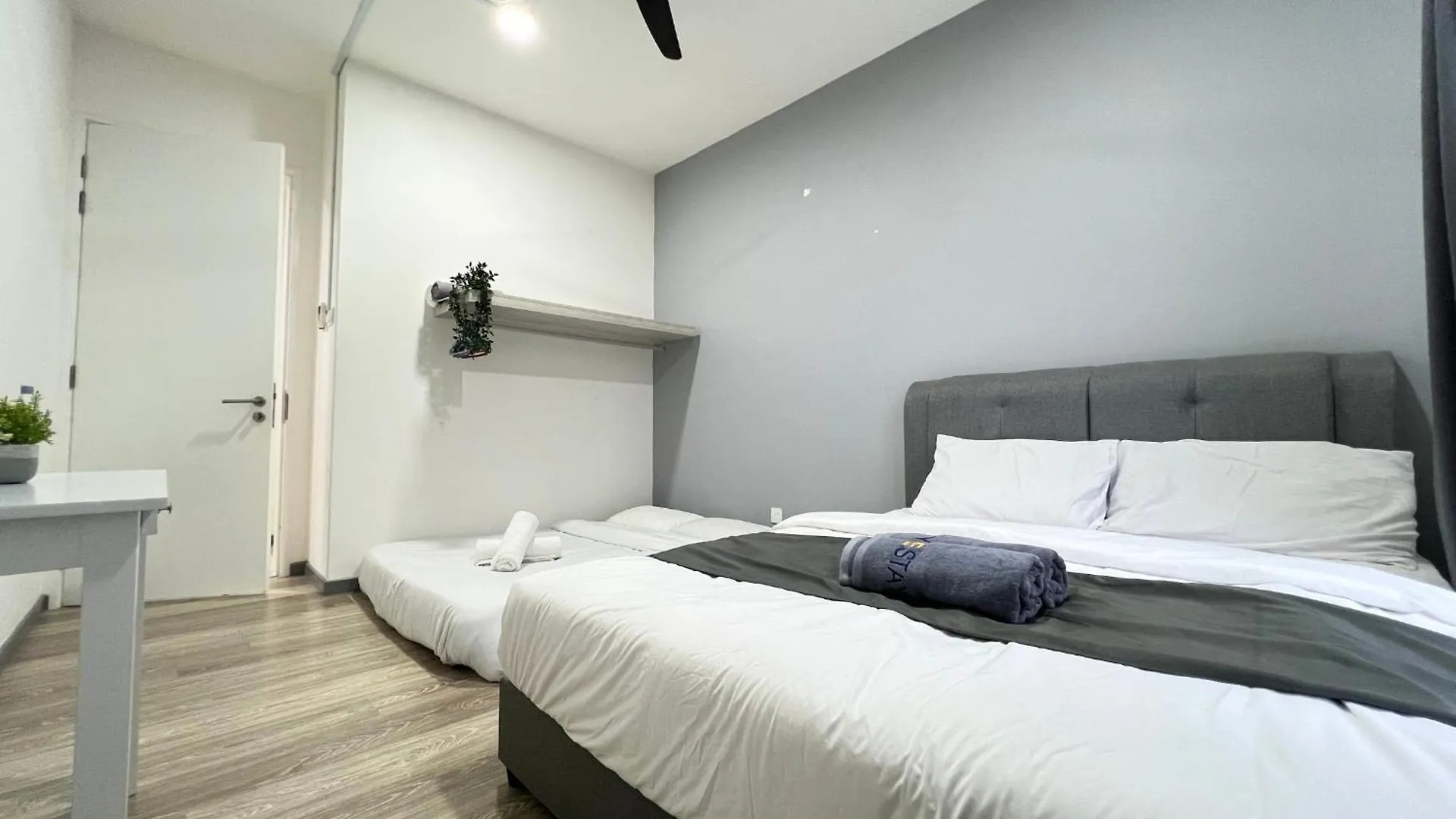 United Point Residence Pool View 8 Pax Walking Distance To Mall Kuala Lumpur Malaysia