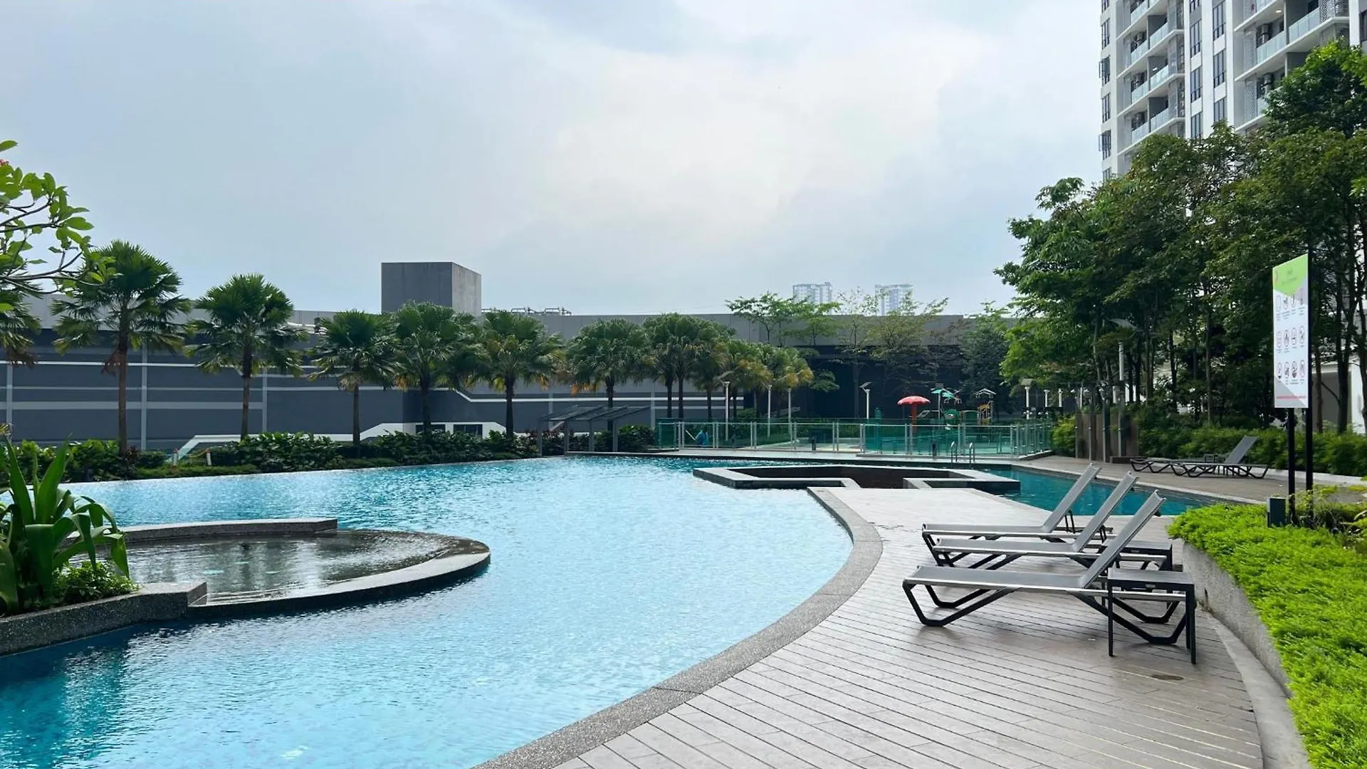 United Point Residence Pool View 8 Pax Walking Distance To Mall Kuala Lumpur 0*,  Malaysia